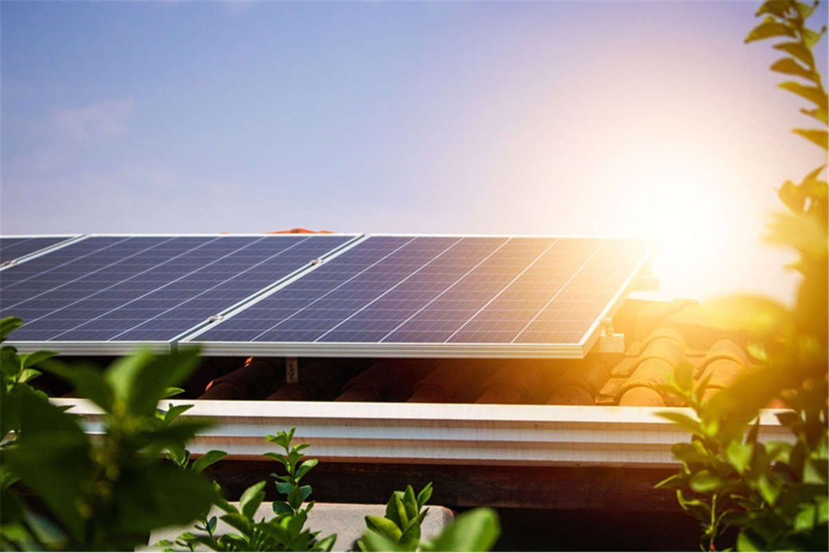 Benefícios da energia solar para grandes empresas e indústrias